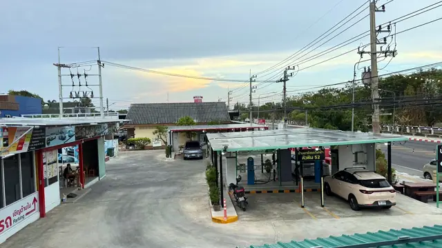สถานียามเย็น